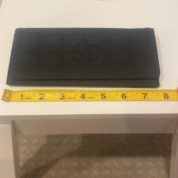 CHANEL LONG TRAVEL WALLET LAMBSKIN INTERIOR - Picture 13 of 14